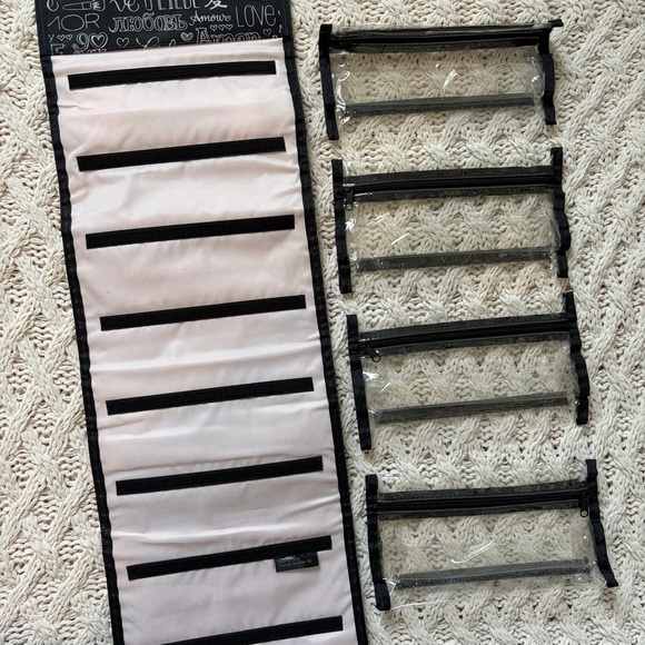 NWOT Hanging Organizer Bag - Makeup & Jewelry Organizer Travel Bag - Picture 4 of 7